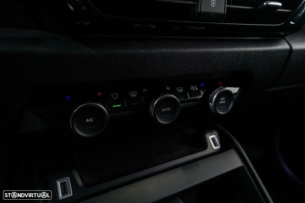 Citroën C4 1.2 PureTech Shine EAT8 - 9