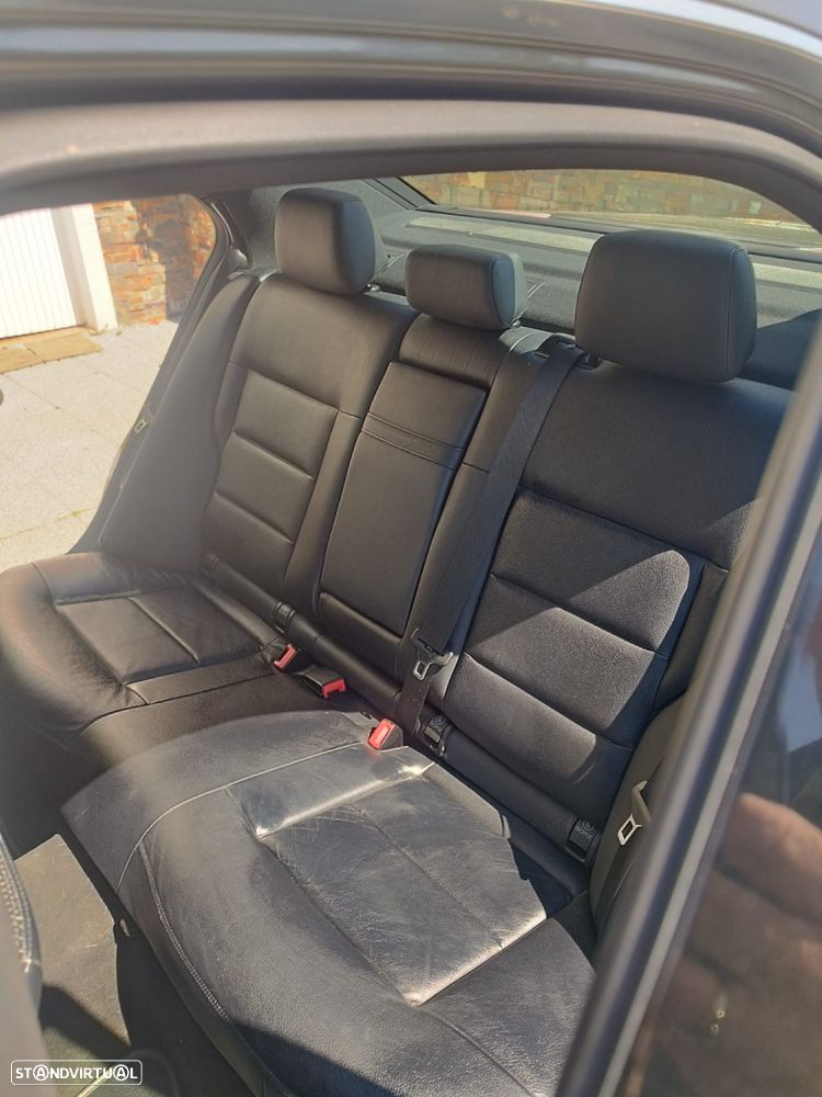 Mercedes-Benz E 250 CDI Avantgarde BlueEfficiency Auto. - 3