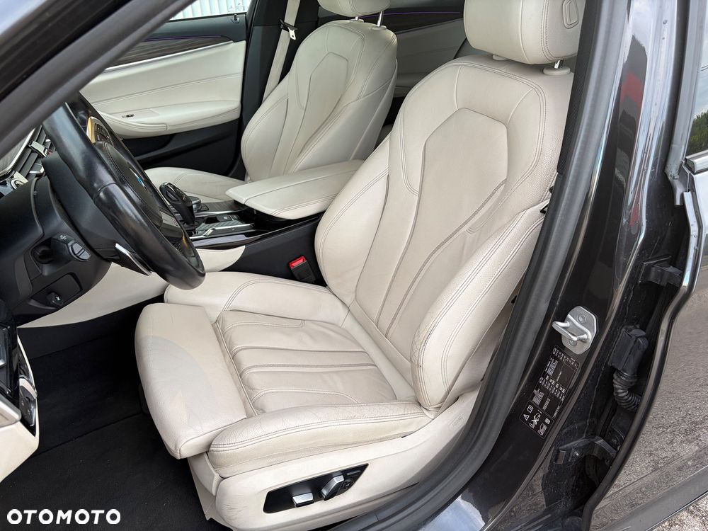 BMW Seria 5 520d xDrive M Sport sport - 12