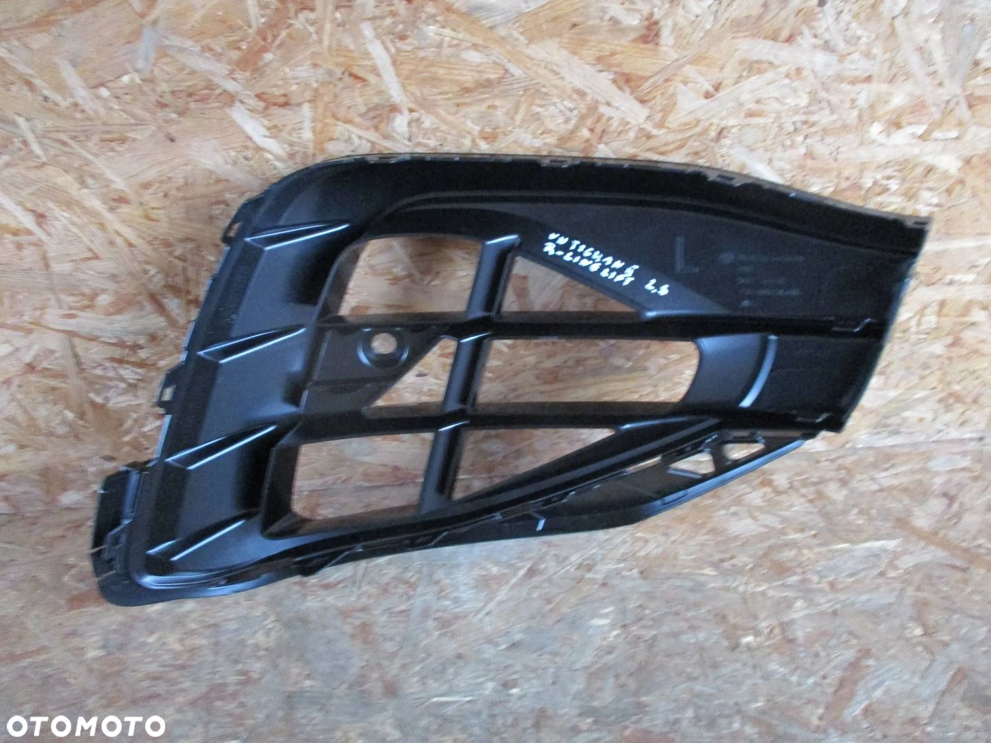 KRATKA LEWA PRZEDNIA ZDERZAKA VW TIGUAN II LIFT R-LINE 20- - 5