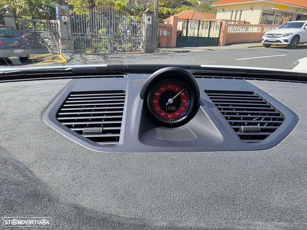 Porsche 911 (992) - 12
