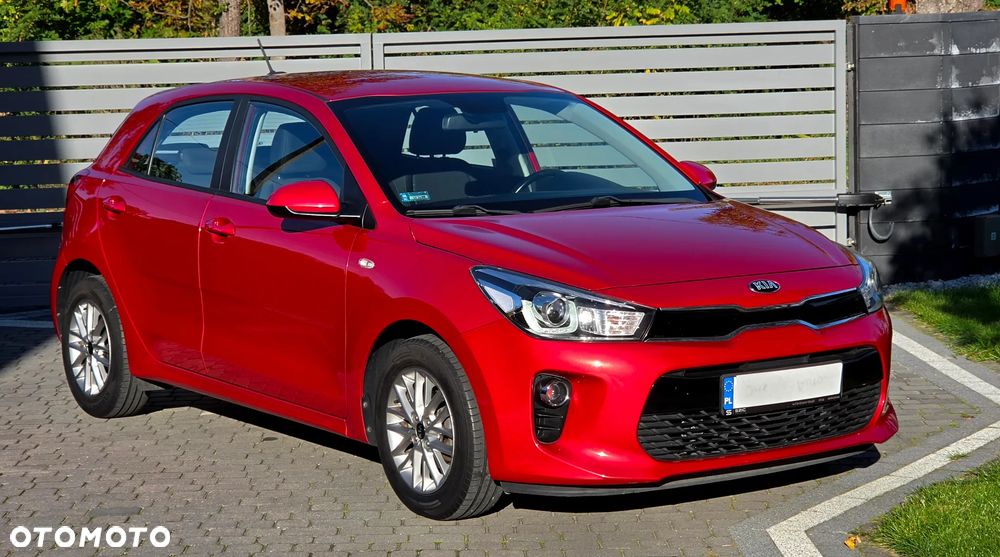 Kia Rio 1.2 L - 12