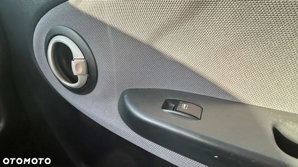 Daihatsu Trevis 1.0 - 18