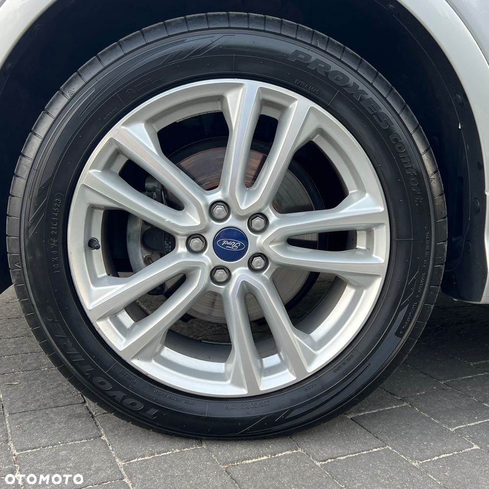 Ford Kuga 1.5 EcoBoost 2x4 Titanium - 38