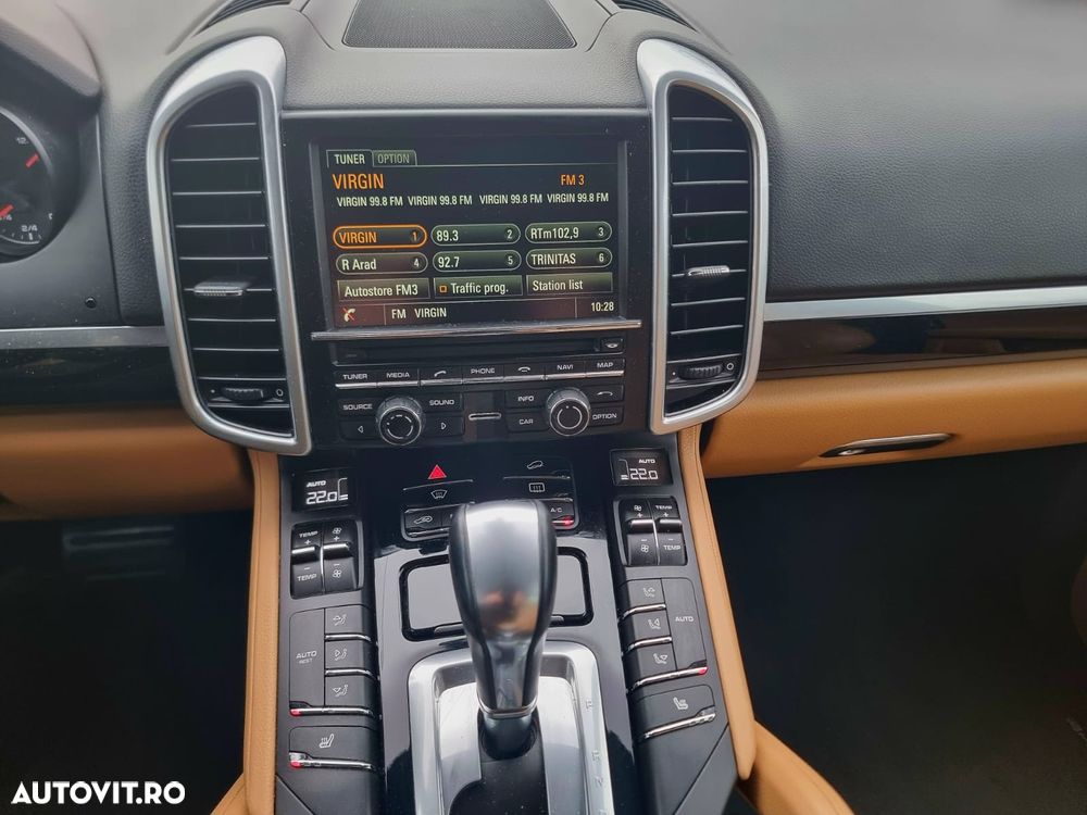 Porsche Cayenne 3.0 L - 10