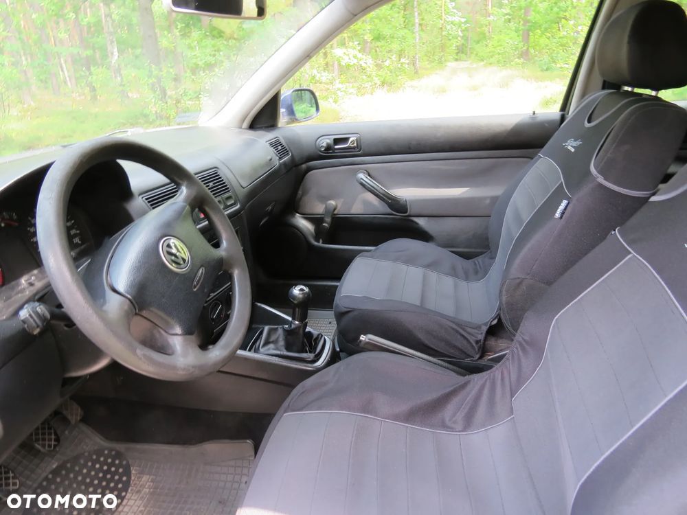 Volkswagen Golf - 4