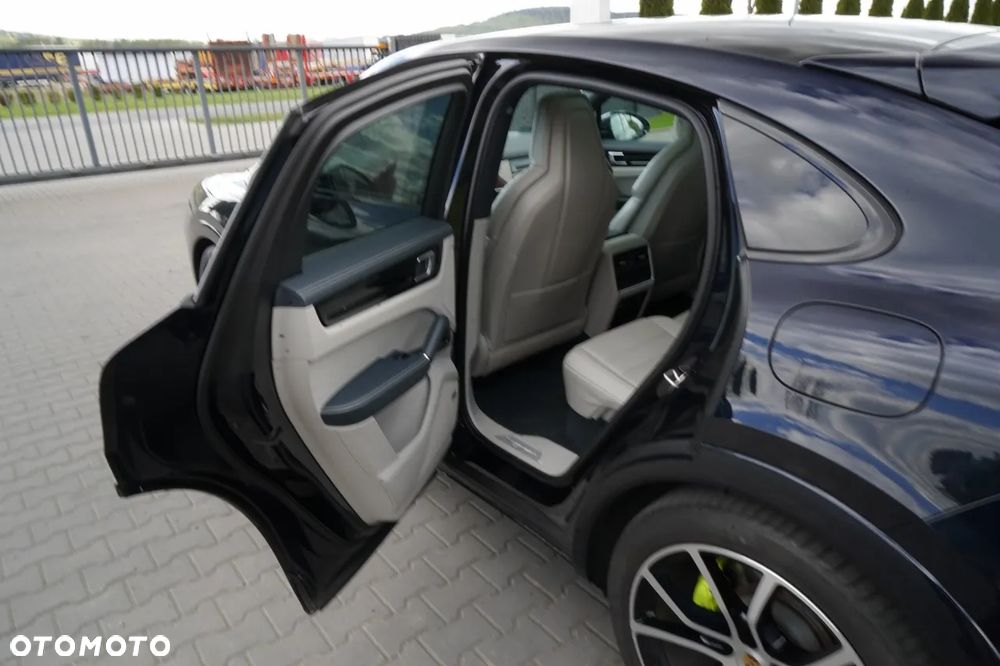 Porsche Cayenne Platinum Edition - 33