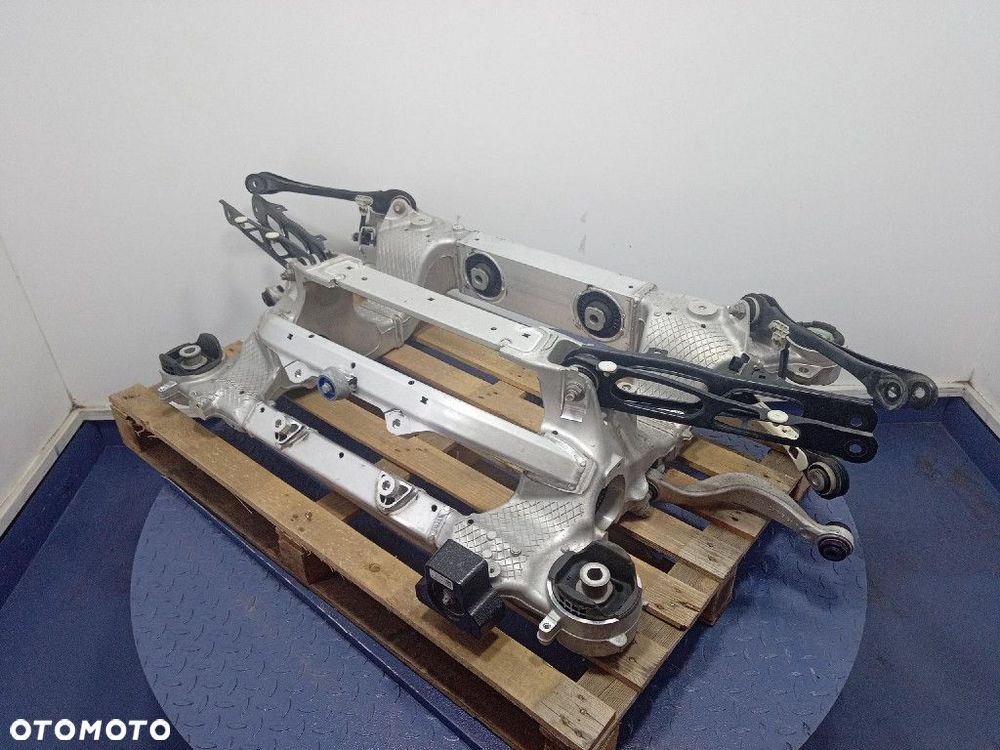 BMW I5 M60 G60 23-  M60 XDRIVE 601KM BELKA ZAWIESZENIA TYŁ 9504302 - 2