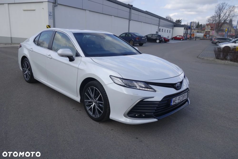 Toyota Camry 2.5 Hybrid Prestige CVT - 2