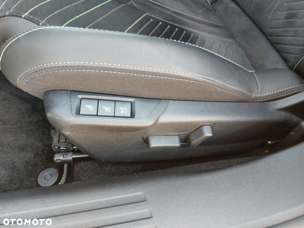 Peugeot 2008 1.2 PureTech GT S&S EAT8 - 13