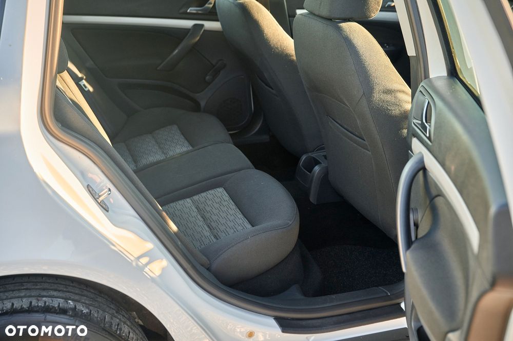Skoda Octavia 1.6 TDI DPF Elegance - 30