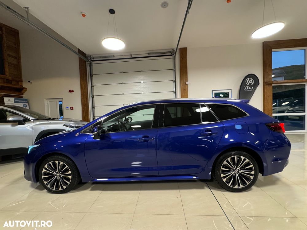 Toyota Corolla 1.8 Hybrid Team Deutschland - 6