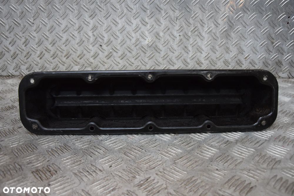 JEEP GRAND CHEROKEE ZJ 5.2 V8 POKRYWA ZAWÓRÓW - 3