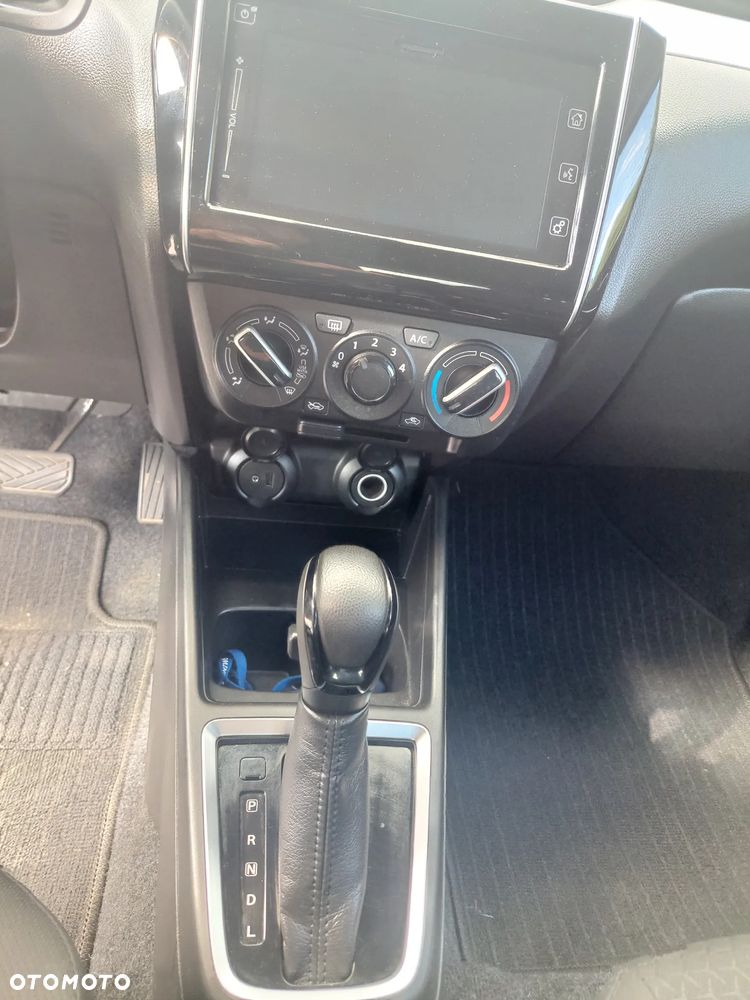 Suzuki Swift 1.2 Dualjet SHVS Premium Plus CVT - 5