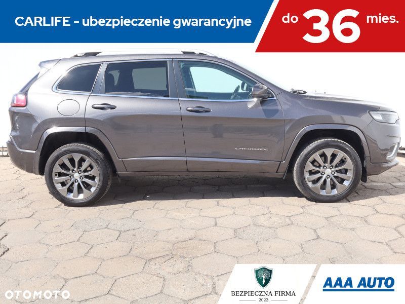 Jeep Cherokee - 8