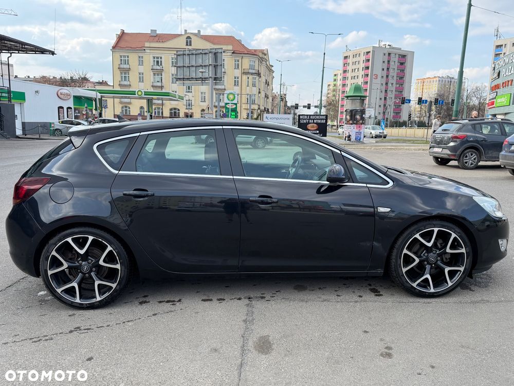 Opel Astra 1.6 T Cosmo - 6