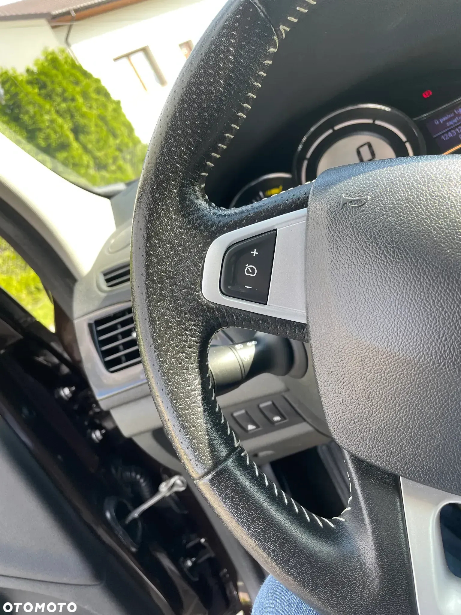 Renault Megane ENERGY TCe 115 Start & Stop Paris Business - 29