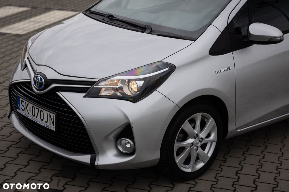 Toyota Yaris Hybrid 100 Premium EU6 - 18