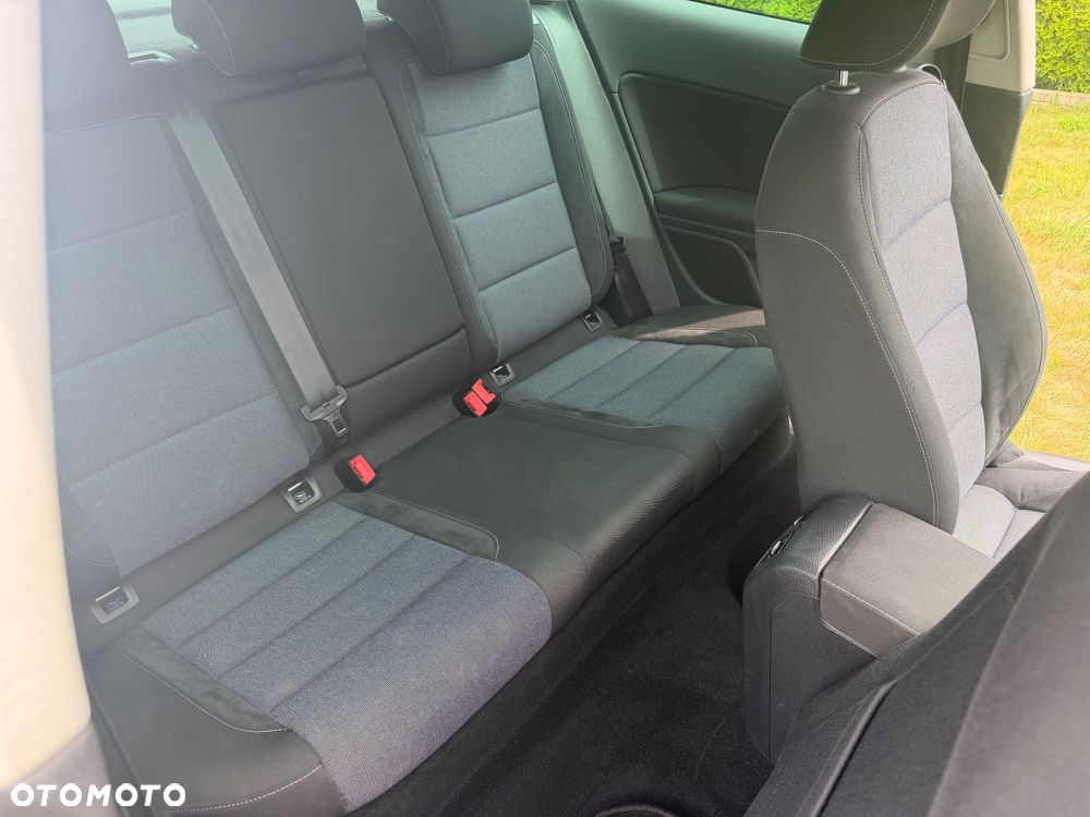 Volkswagen Golf 1.6 TDI DPF BlueMotion - 13