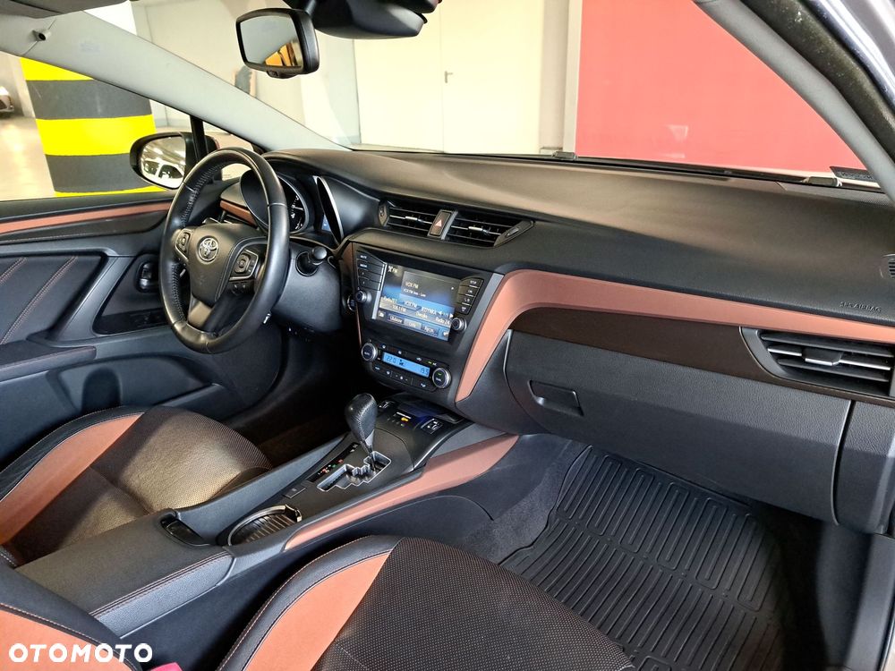 Toyota Avensis 2.0 Premium MS - 18