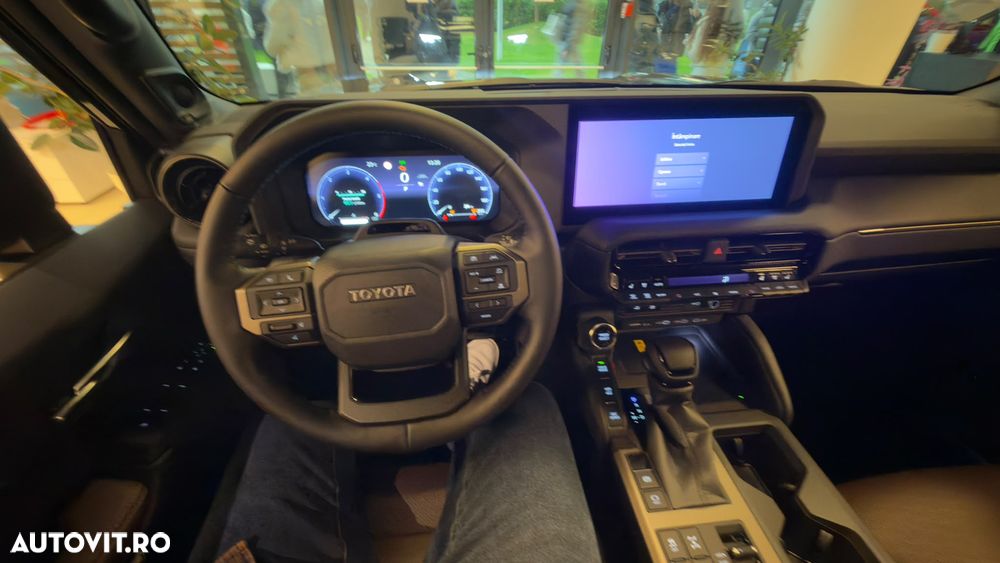 Toyota Land Cruiser - 7