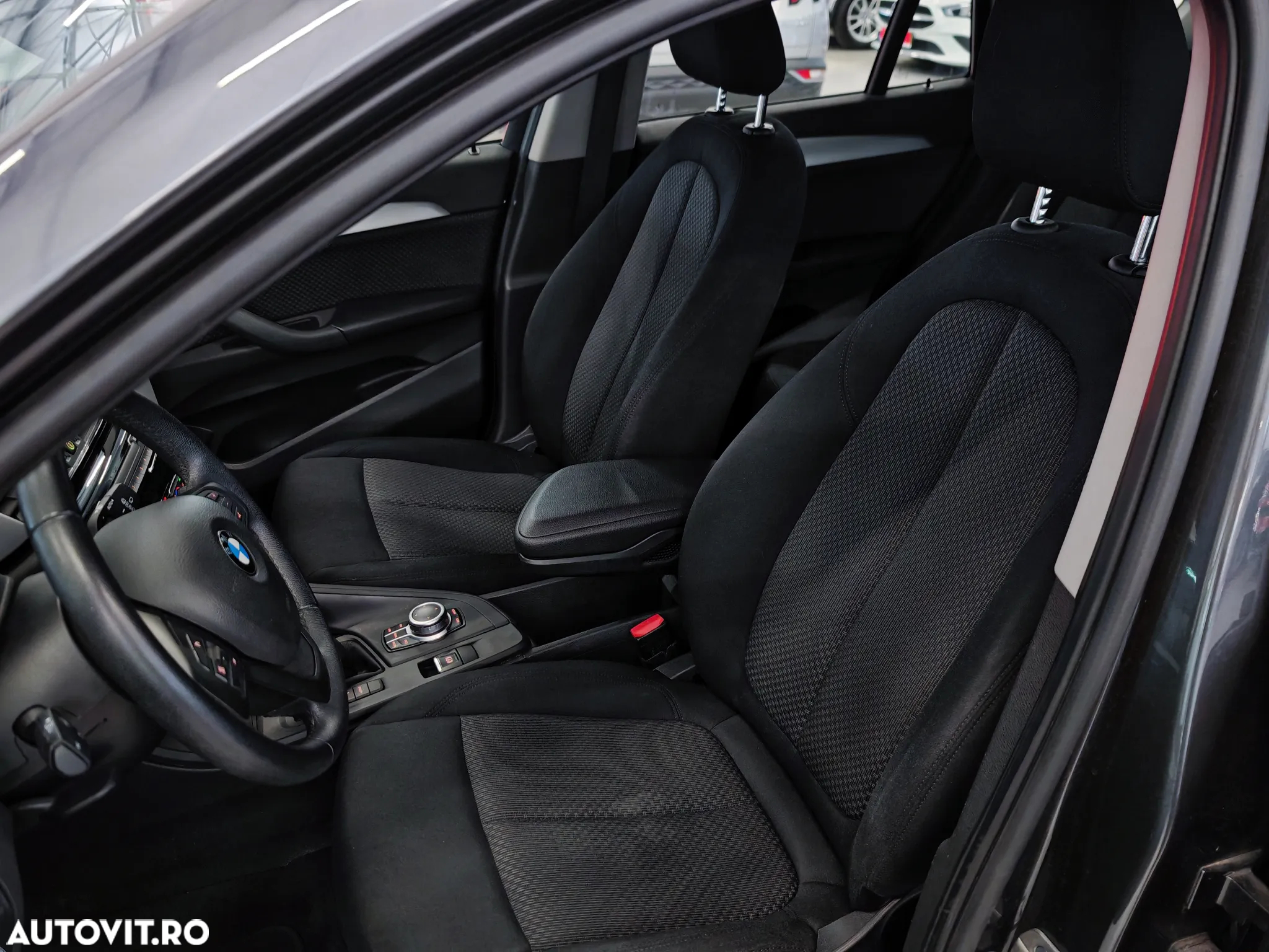 BMW X1 xDrive25e Advantage - 8