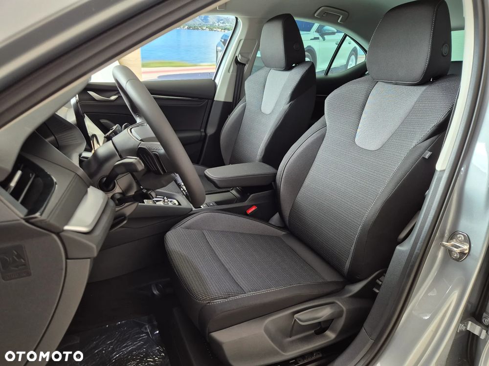 Skoda Octavia 1.5 TSI mHEV Drive Selection DSG - 11