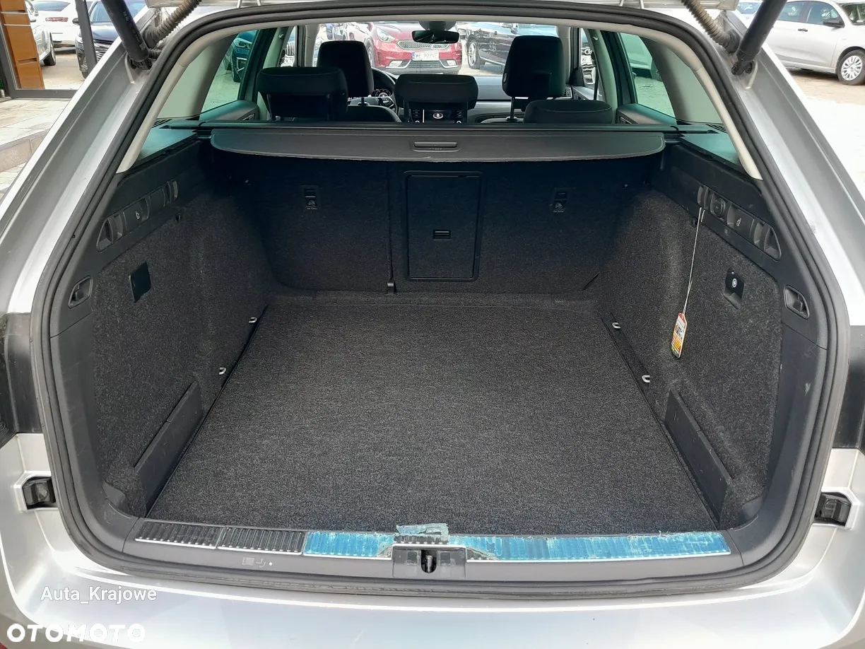 Skoda Superb 2.0 TDI SCR Style DSG - 35