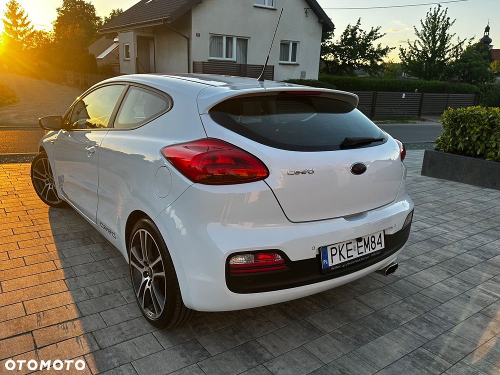 Kia ProCeed - 14