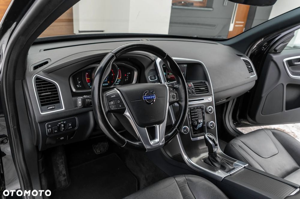 Volvo XC 60 D3 Geartronic Summum - 28