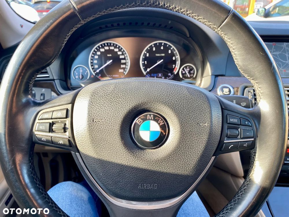 BMW Seria 5 528i Luxury Line - 17