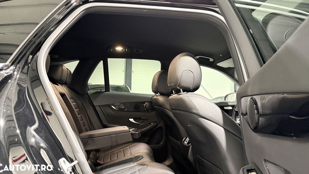 Mercedes-Benz GLC 300 e 4Matic 9G-TRONIC - 24