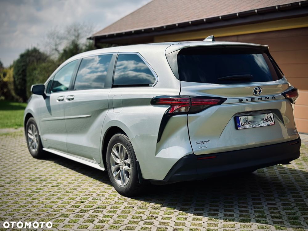 Toyota Sienna - 6