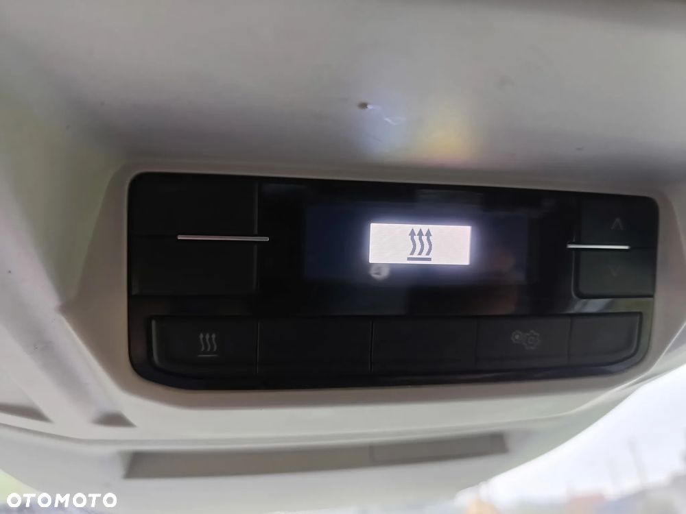 Volkswagen Crafter KONTENER+ winda ZEPRO (750kg) 2.0 diesel 177kM automat 2017 rok - 34