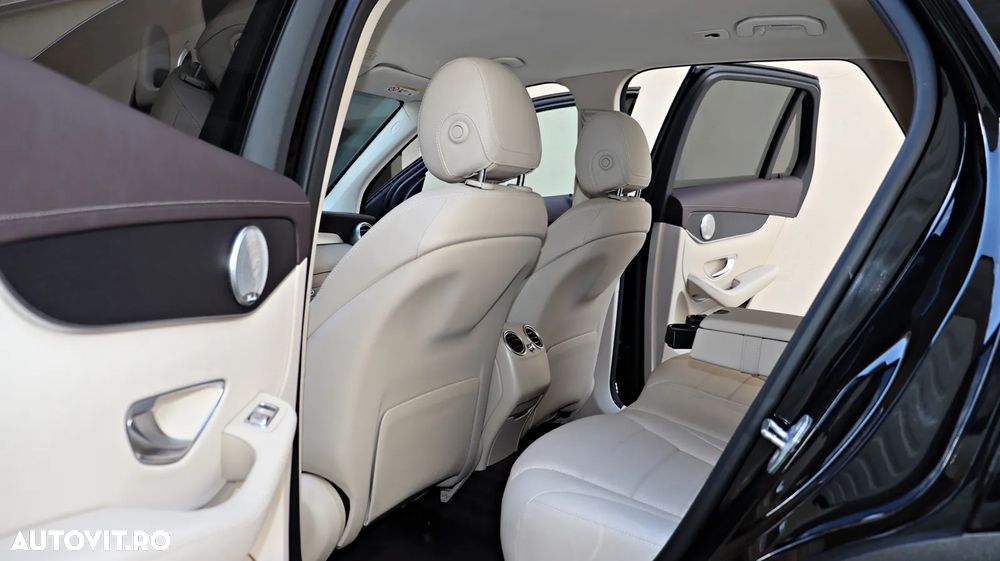 Mercedes-Benz GLC 300 e 4MATIC - 13