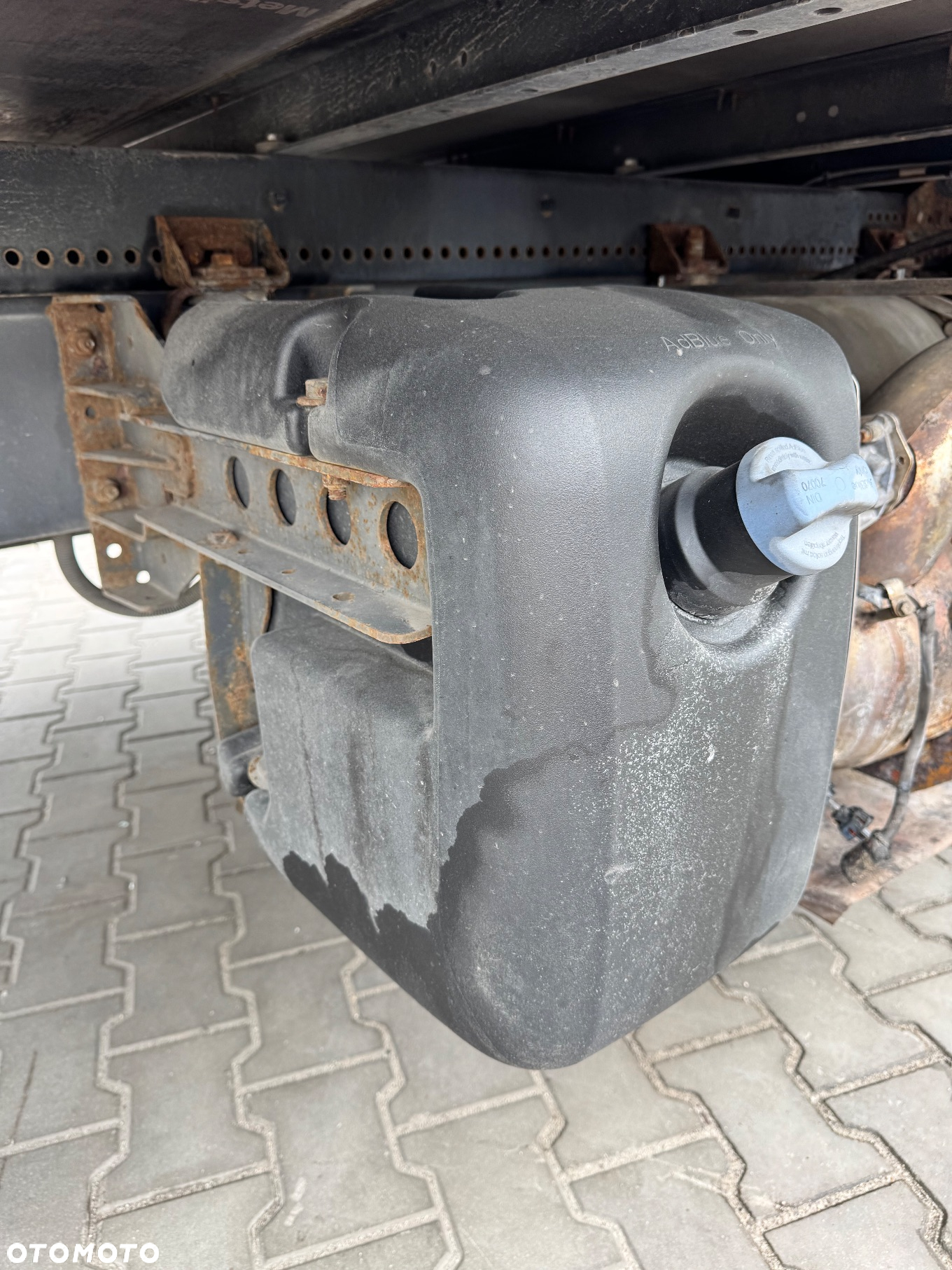 Kompletny zbiornik adblue, mocowanie, smok DAF LF Euro 6 - 2