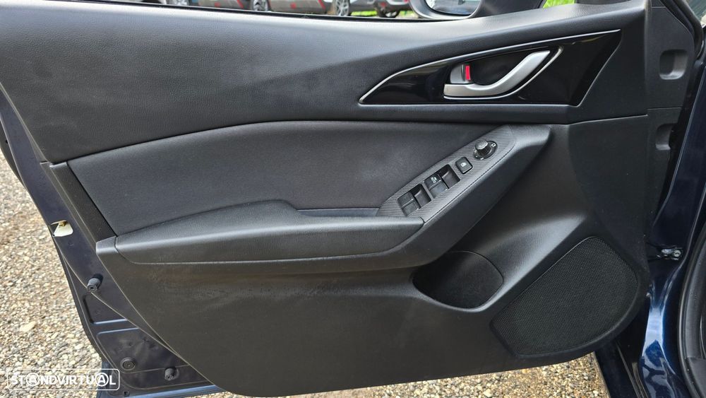 Mazda 3 Hatchback - 7