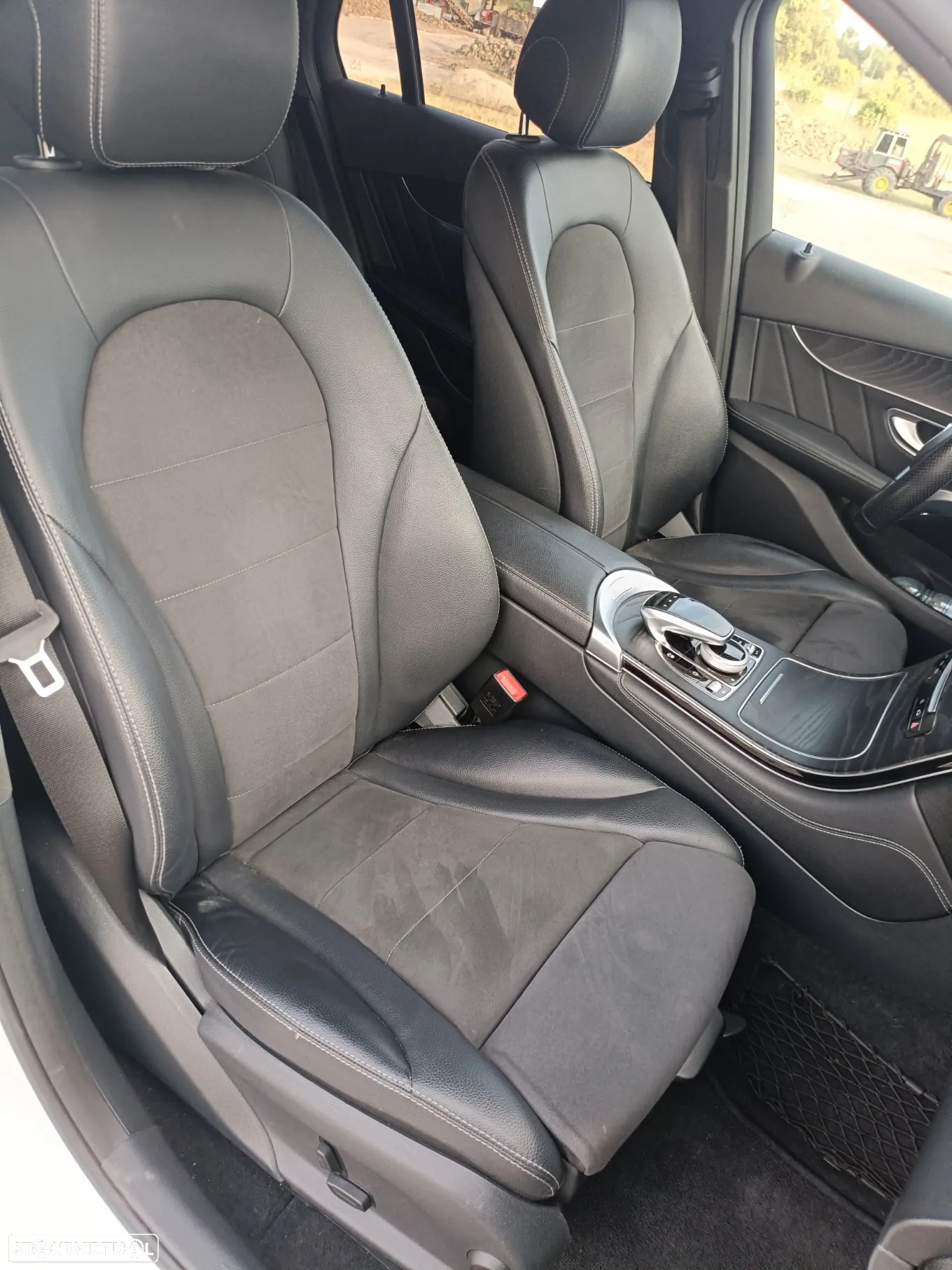 Mercedes-Benz GLC 250 d 4Matic 9G-TRONIC AMG Line - 12