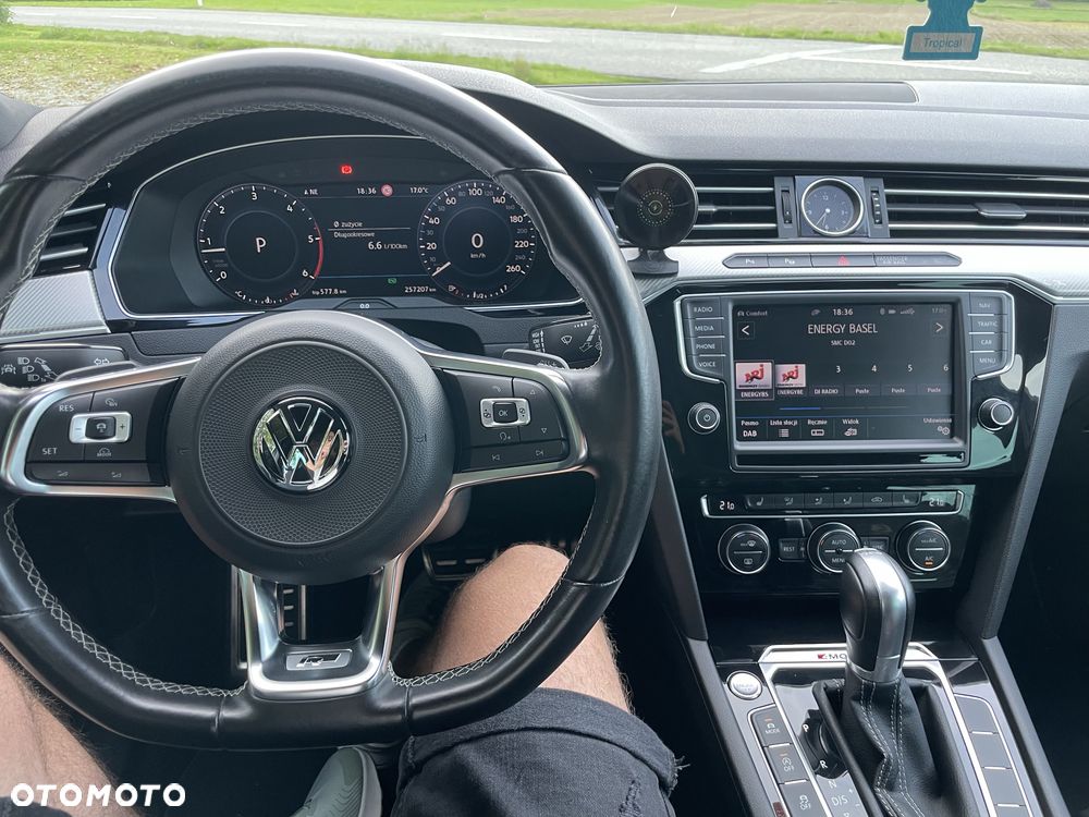 Volkswagen Passat - 8