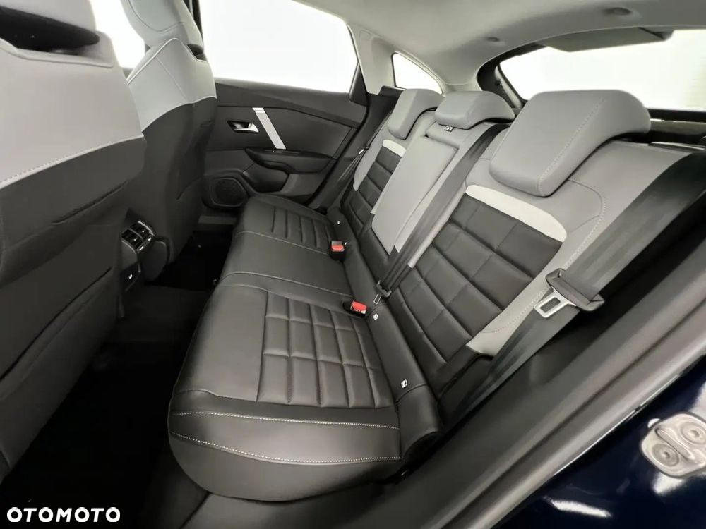 Citroën C4 1.2 mHEV Max eDCT6 - 11