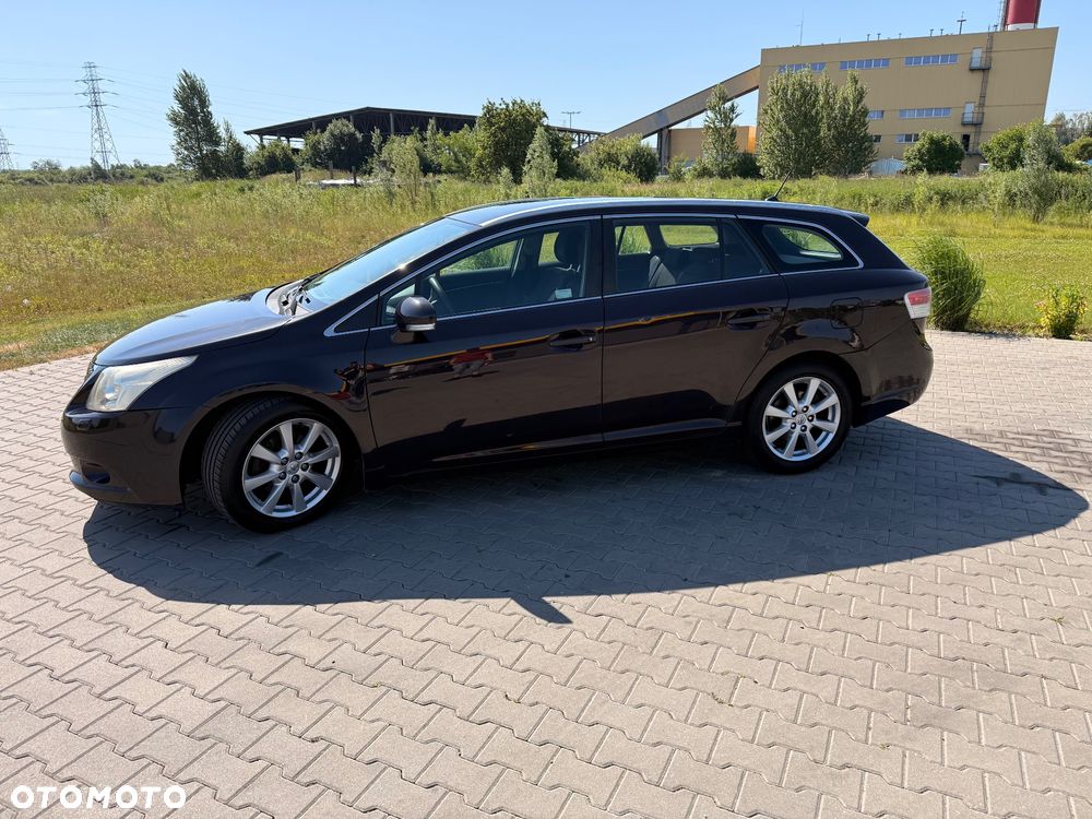 Toyota Avensis 2.0 D-4D Sol - 2