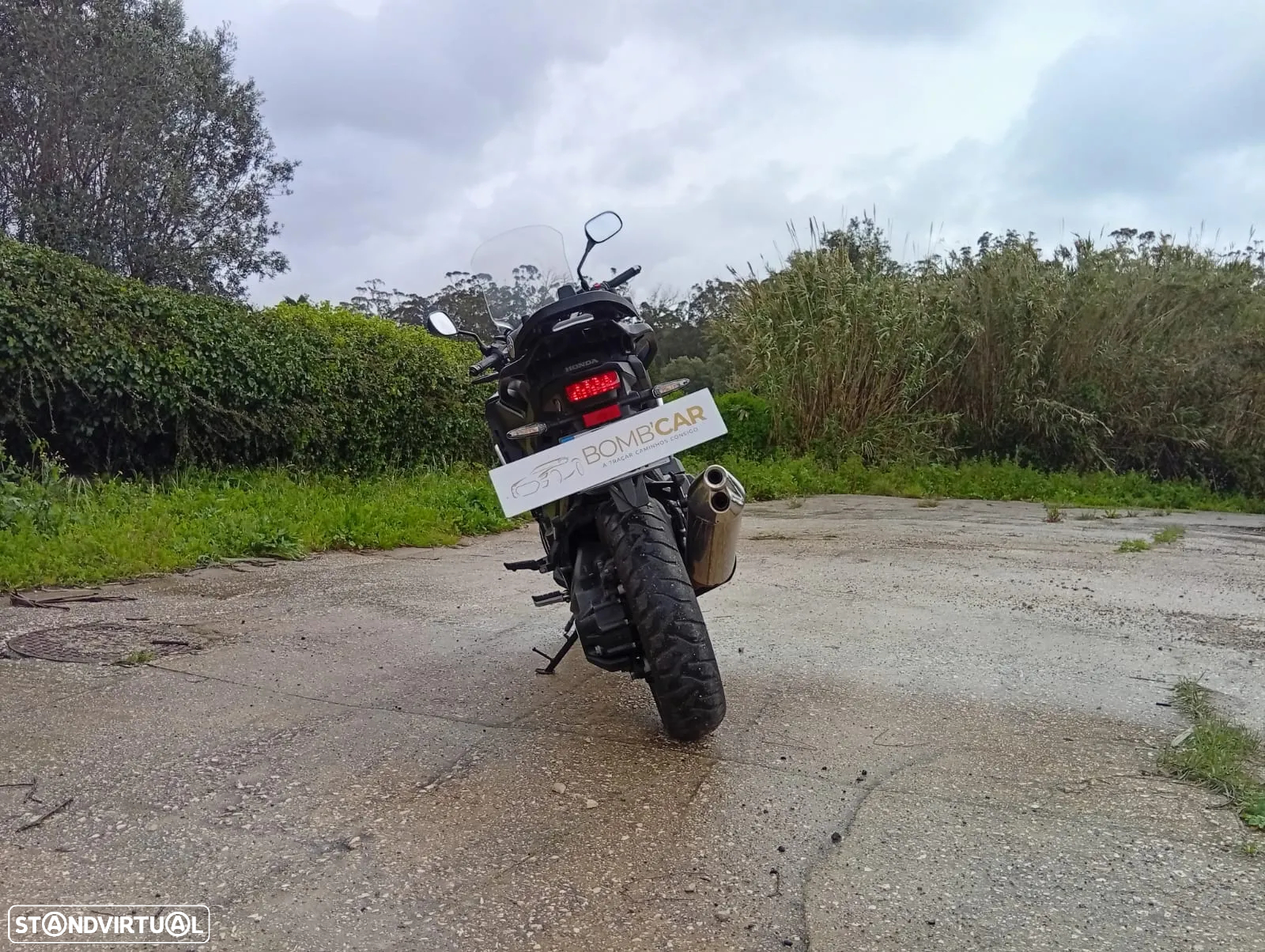 Honda VFR - 23