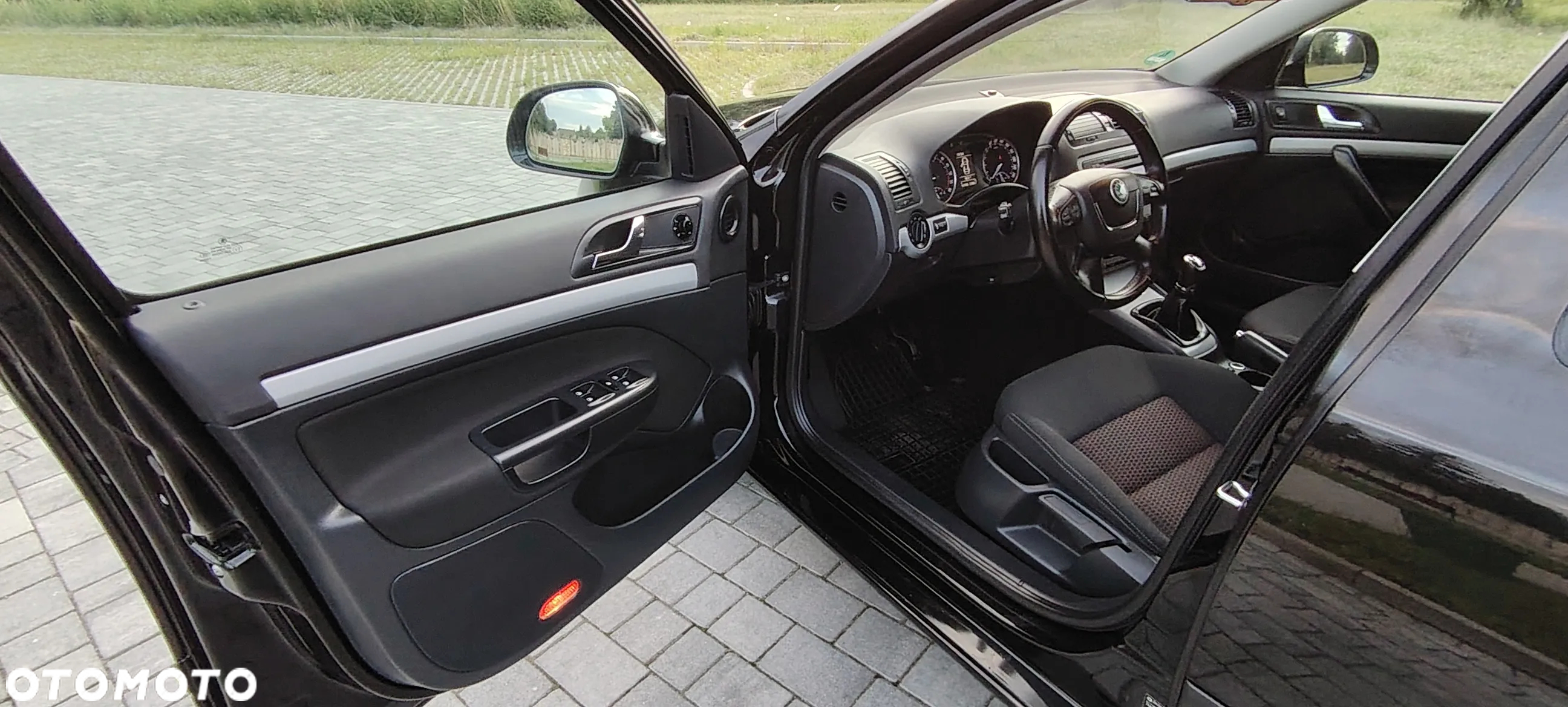 Skoda Octavia 2.0 TDI DPF SPORT EDITION - 17