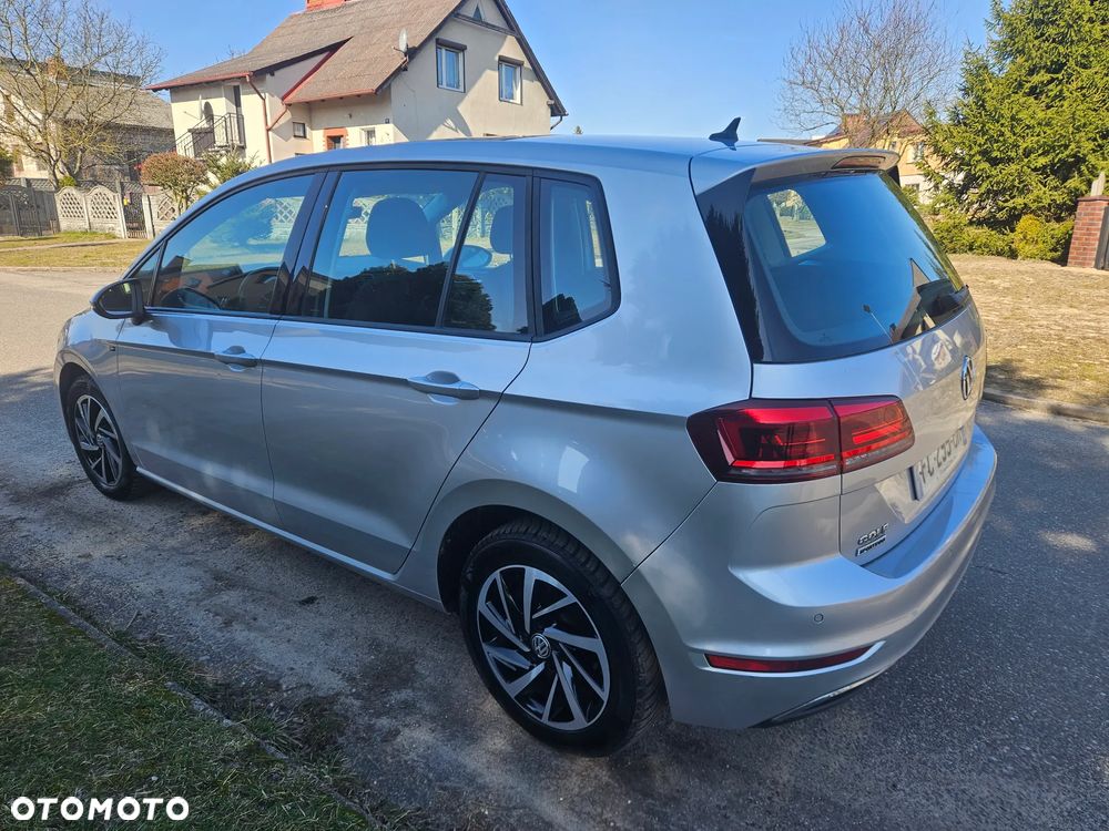 Volkswagen Golf - 4