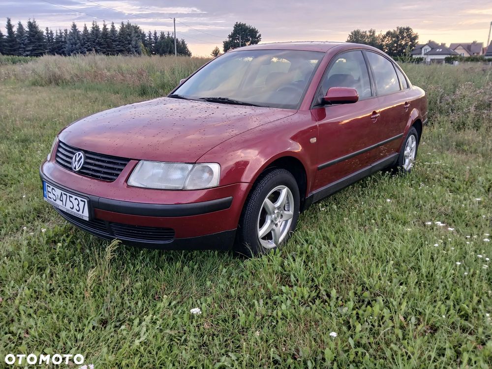 Volkswagen Passat 1.8 Comfortline - 1