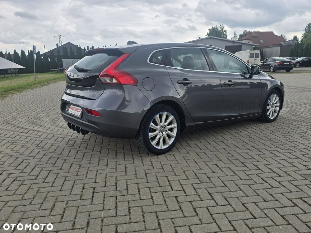 Volvo V40 - 16