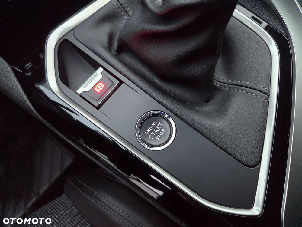 Peugeot 3008 1.5 BlueHDi Allure Pack S&S - 22