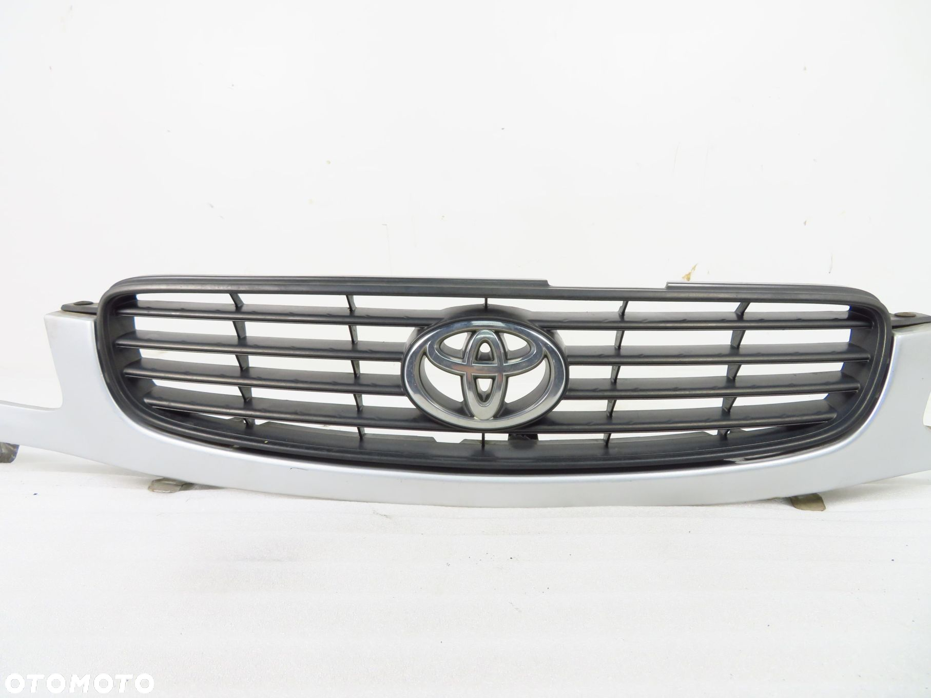 ATRAPA NOSEK GRILL TOYOTA COROLLA VIII E11 199 - 7