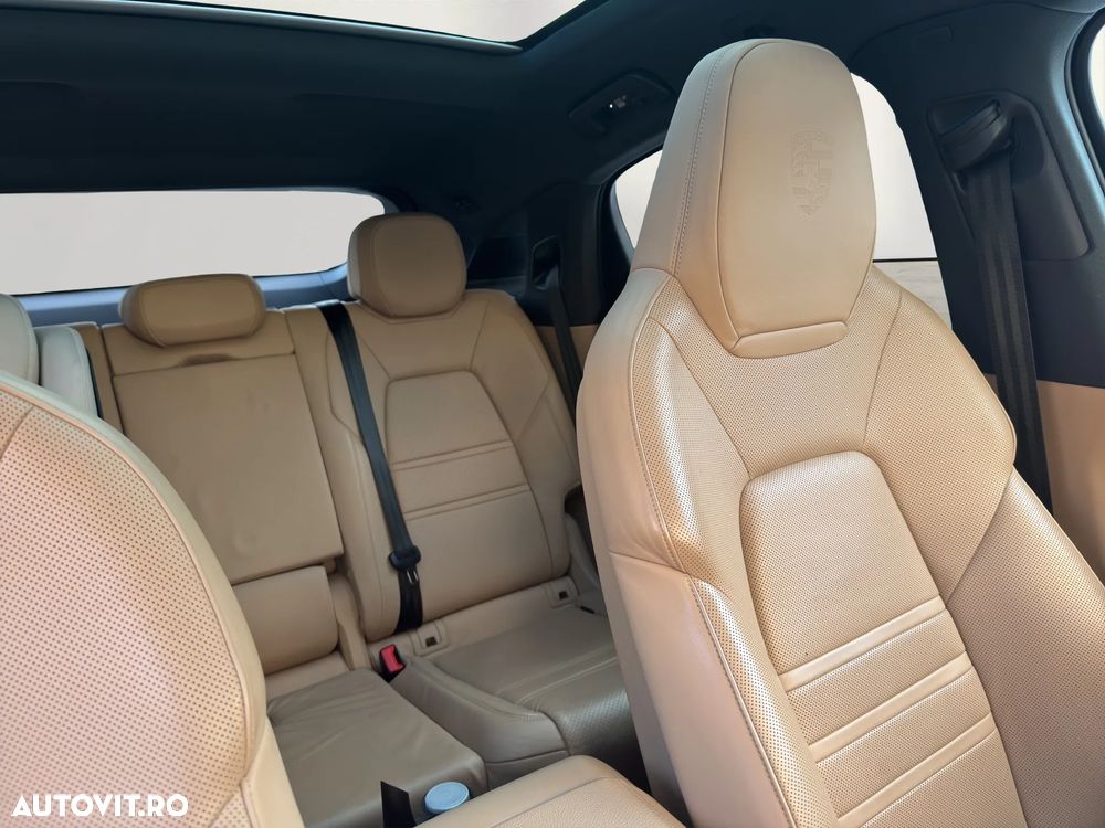 Porsche Cayenne Standard - 18