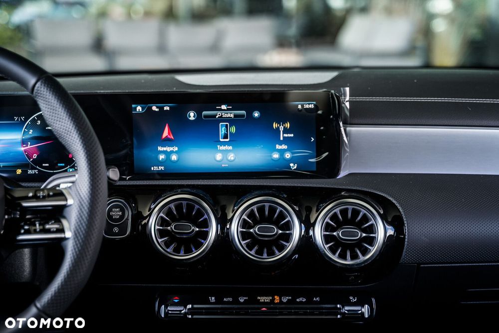 Mercedes-Benz CLA - 18